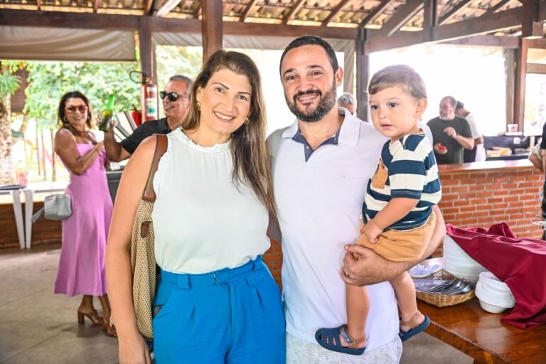 Juliana e Marcelo Soares e o filho Davi.